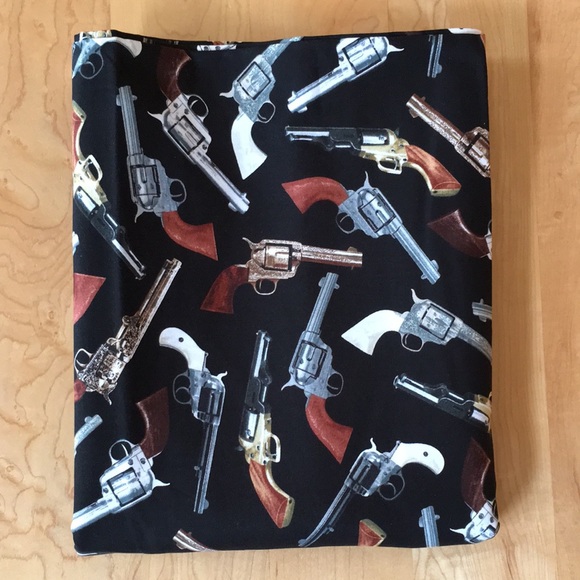 Revolver / Pistol / Gun Print Quilting Fabric - Picture 10 of 11